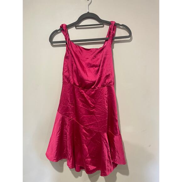NWT Here Comes The Sun Satin Sleeveless Cowl Neck Mini Dress Red Women's Size S - Picture 3 of 3